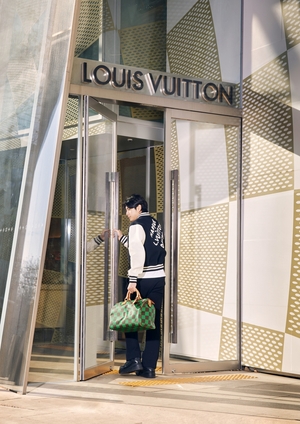 【フォト】メジャーリーガー李政厚、Louis Vuittonを着てファッショナブル