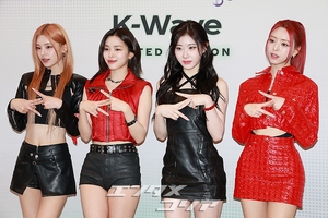 【フォト】ITZY、K-POPをモチーフにしたコカ・コーラ限定版のイメージキャラクターに