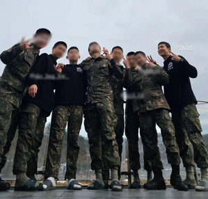 徴兵:BTS・RM 軍隊でもあふれるリーダー感…元気そうな笑顔