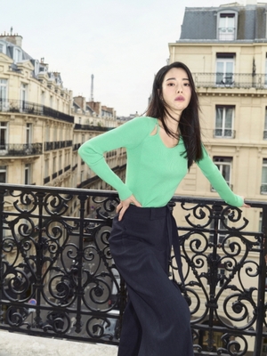 【フォト】イム・ジヨン、パリを魅了するシックなオーラ…人並みならぬ雰囲気