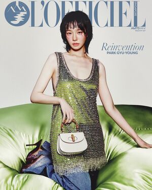 【フォト】パク・ギュヨン、GUCCIの装いで大胆なスタイリング