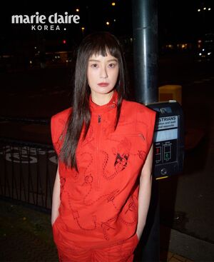 【フォト】バーバリーを着てロンドンの夜を照らすチョン・ユミ…魅力的なチョッピーバング