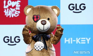 【フォト】H1-KEY、キュートなクマちゃんのマスコットと共に新譜の先行公演