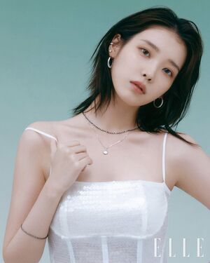 【フォト】IU　大人の女性の魅力…シックなムードのグラビア公開