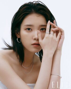 【フォト】IU　大人の女性の魅力…シックなムードのグラビア公開