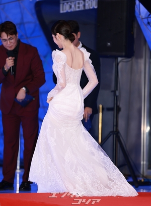 【フォト】IVEウォニョンの姉チャン・ダア、清純な純白ドレス姿