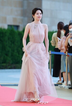 【フォト】コ・ユンジョン、淡いピンクのドレスを着て女神のよう