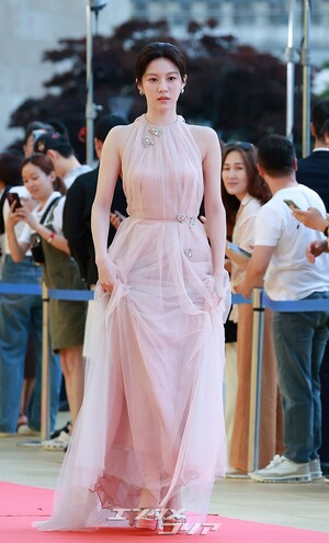 【フォト】コ・ユンジョン、淡いピンクのドレスを着て女神のよう