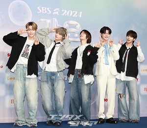 【フォト】NewJeans・NCT127・IVE・TXT・ENHYPEN登場「2024 SBS歌謡大典SUMMER」ブルーカーペット・イベント