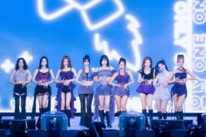 TWICE、日産スタジアムでワールドツアーのフィナーレ…累計150万人動員