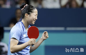 パリ五輪卓球女子シングルス準決勝進出の申裕斌、バナナに続きゼリーを食べる姿が話題 「おやつのおかげで勝てた」