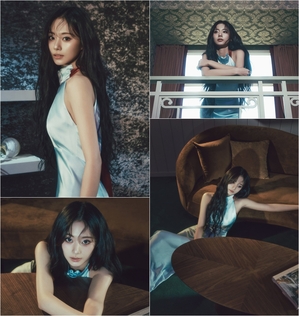 【フォト】TWICEツウィ、ブルーのシルクドレスで成熟した大人の魅力