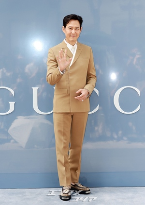 【フォト】イ・ジョンジェ、気品あるスーツ姿で「GUCCI」のイベントに出席