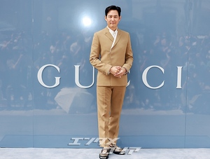 【フォト】イ・ジョンジェ、気品あるスーツ姿で「GUCCI」のイベントに出席