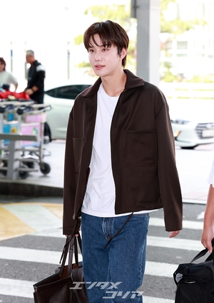 【フォト】NCTジョンウの素敵なフライトコーデ　「Tod’sのファッションショーにいってきます！」