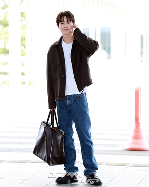 【フォト】NCTジョンウの素敵なフライトコーデ　「Tod’sのファッションショーにいってきます！」