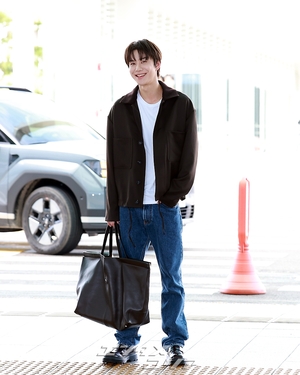 【フォト】NCTジョンウの素敵なフライトコーデ　「Tod’sのファッションショーにいってきます！」