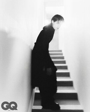 【フォト】ATEEZウヨン×黒猫…シックな魅力さく裂