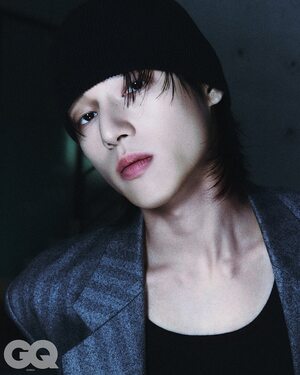 【フォト】ATEEZウヨン×黒猫…シックな魅力さく裂