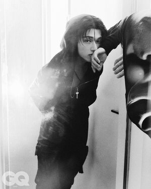 【フォト】ATEEZウヨン×黒猫…シックな魅力さく裂