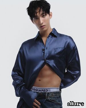 【フォト】SEVENTEENドギョム、「allure Korea」のグラビアで板チョコ腹筋披露