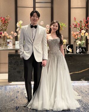 【フォト】キム・ドンホ＆ユンジョ　結婚1周年記念写真大公開「ビジュ映え夫婦」