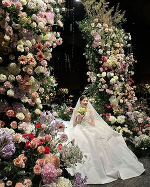 【フォト】キム・ドンホ＆ユンジョ　結婚1周年記念写真大公開「ビジュ映え夫婦」