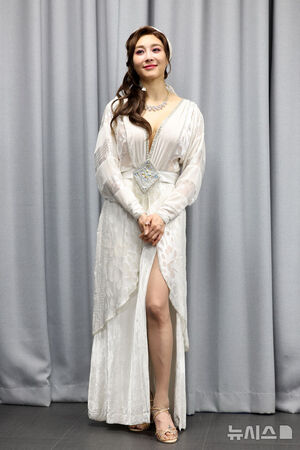 【フォト】ミュージカル『マタ・ハリ』の作曲家と女優オク・ジュヒョンのインタビュー