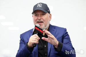 【フォト】ミュージカル『マタ・ハリ』の作曲家と女優オク・ジュヒョンのインタビュー