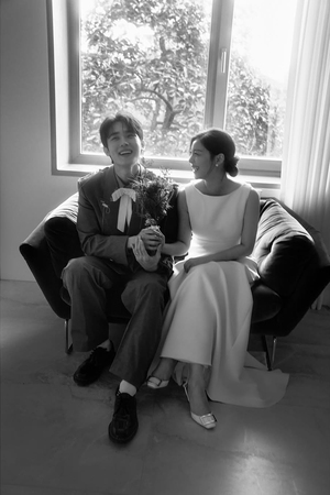 【フォト】Ailee＆チェ・シフンさん、甘くロマンチックなウエディング写真大放出