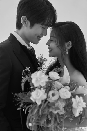 【フォト】Ailee＆チェ・シフンさん、甘くロマンチックなウエディング写真大放出