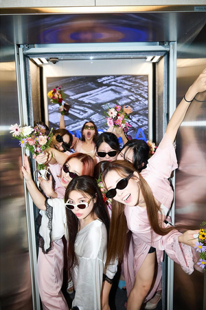 【フォト】Aileeが友人たちとブライダルシャワー、幸せな花嫁