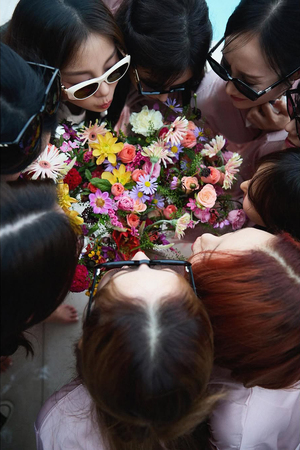 【フォト】Aileeが友人たちとブライダルシャワー、幸せな花嫁