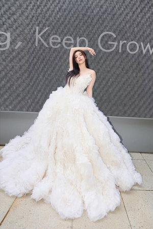 【フォト】Aileeが友人たちとブライダルシャワー、幸せな花嫁