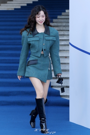 【フォト】チン・セヨン、見事なスタイルで視線を奪う