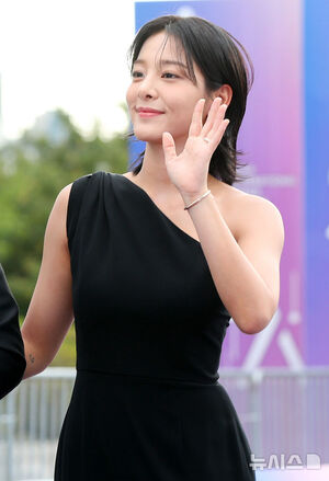 【フォト】ソウルドラマアワードのMCを務めるペ・ソンジェ＆ソル・イナ