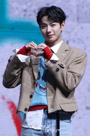 【フォト】EVNNE、4枚目のミニアルバムをリリース