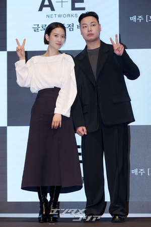 【フォト】GOT7ジニョン＆ノ・ジョンイ＆イム・ジェヒョク＆チャン・ヒリョン「『魔女』ファイト！」