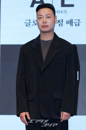 【フォト】GOT7ジニョン＆ノ・ジョンイ＆イム・ジェヒョク＆チャン・ヒリョン「『魔女』ファイト！」