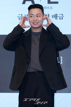 【フォト】GOT7ジニョン＆ノ・ジョンイ＆イム・ジェヒョク＆チャン・ヒリョン「『魔女』ファイト！」