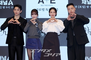 【フォト】GOT7ジニョン＆ノ・ジョンイ＆イム・ジェヒョク＆チャン・ヒリョン「『魔女』ファイト！」