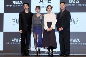 【フォト】GOT7ジニョン＆ノ・ジョンイ＆イム・ジェヒョク＆チャン・ヒリョン「『魔女』ファイト！」