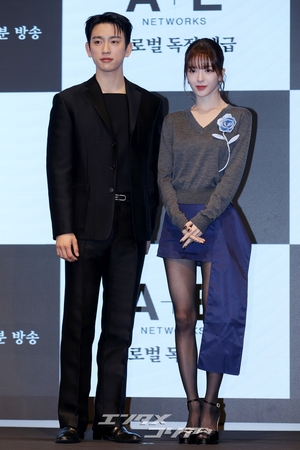 【フォト】GOT7ジニョン＆ノ・ジョンイ＆イム・ジェヒョク＆チャン・ヒリョン「『魔女』ファイト！」