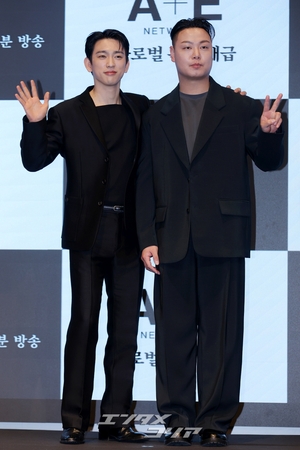 【フォト】GOT7ジニョン＆ノ・ジョンイ＆イム・ジェヒョク＆チャン・ヒリョン「『魔女』ファイト！」