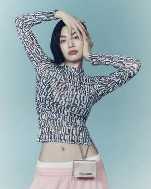 【フォト】ナナ、ビンテージ風の感性と洗練されたスタイリングを提案