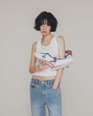 【フォト】ナナ、ビンテージ風の感性と洗練されたスタイリングを提案