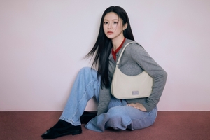 【フォト】コ・ユンジョン、目が離せないオーラ…「マリテ・フランソワ・ジルボー」春キャンペーン