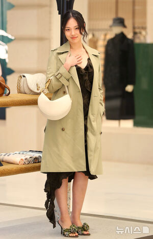 【フォト】BIBIの魅力的な眼差し