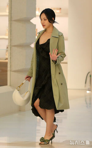 【フォト】BIBIの魅力的な眼差し