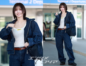 【フォト】TWICEモモ、デニムファッションの着こなしも完ぺき…「ミラノ行ってきます」